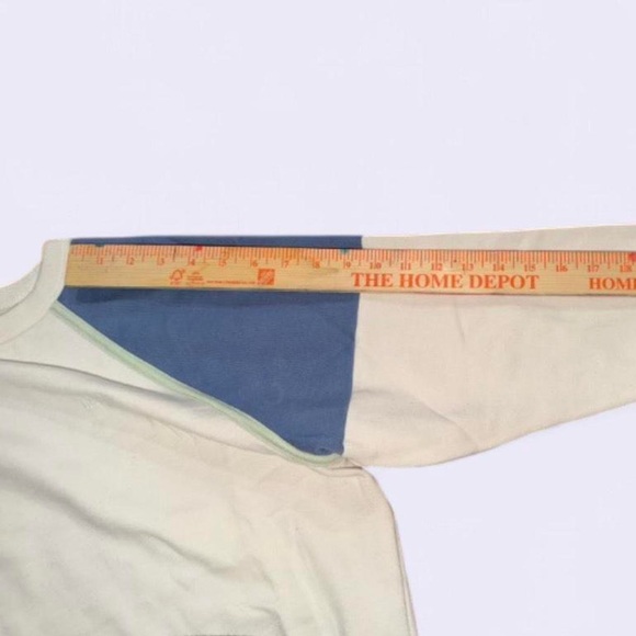 Levi's Cream and Blue Crewneck Sweater - Picture 6 of 7